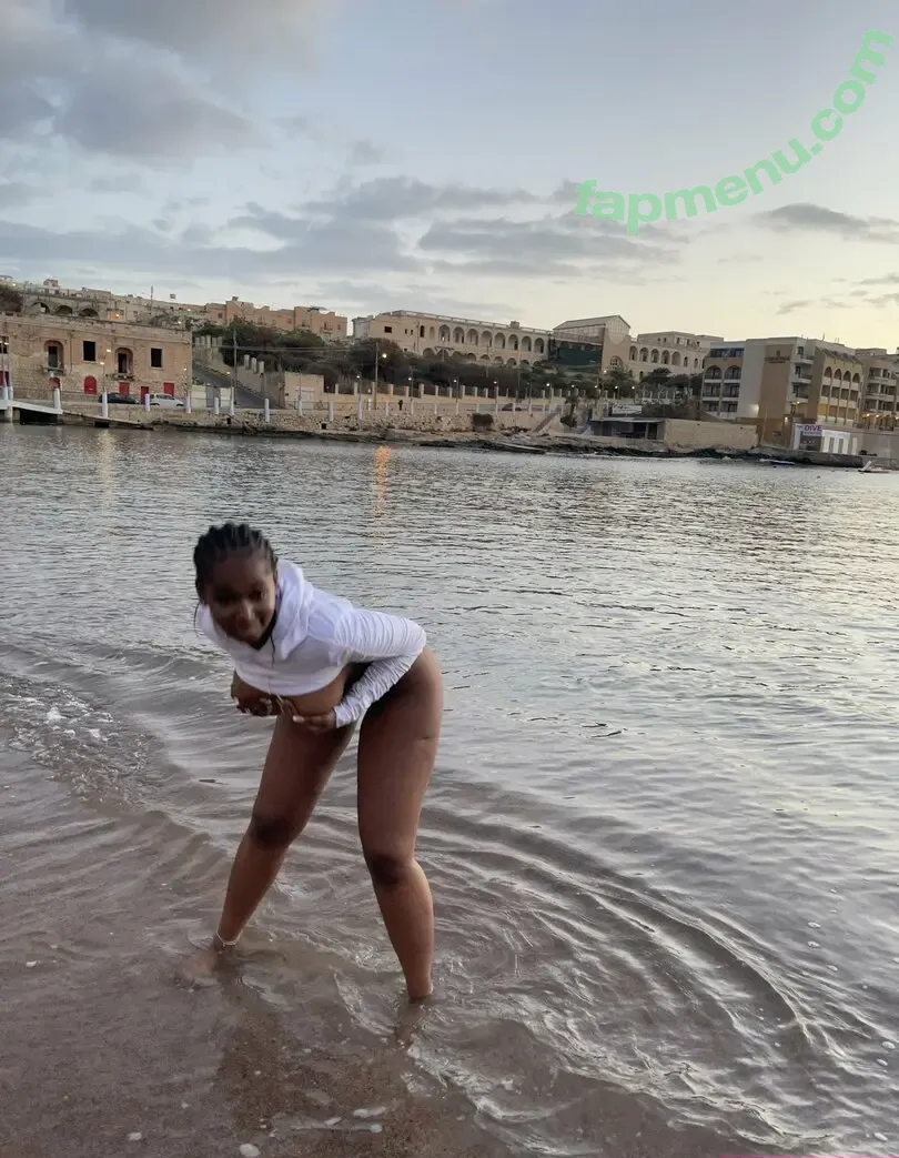 Lissababez nude photo #0010 (Lissababez)