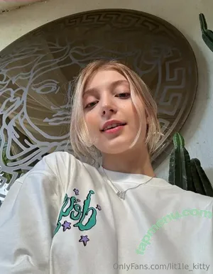  nude photo #0006