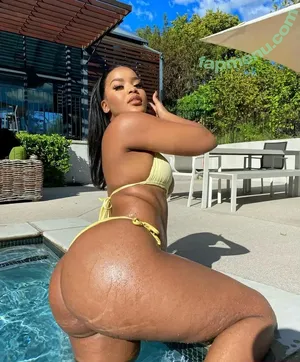 littest_2001 / Beverly Tlhako nude photo #0008