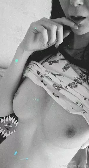 little_bee / LittleBeeBecca / little_becca_bee / littlebeccabee nude photo #0001