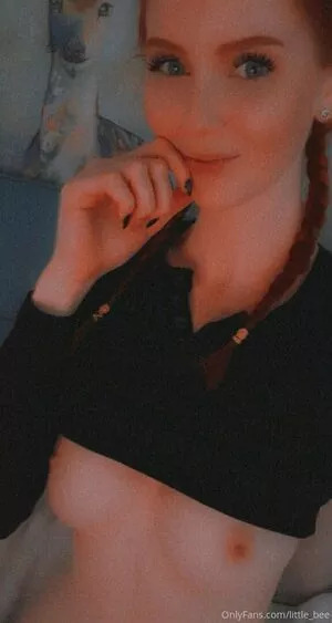 little_bee / LittleBeeBecca / little_becca_bee / littlebeccabee nude photo #0026