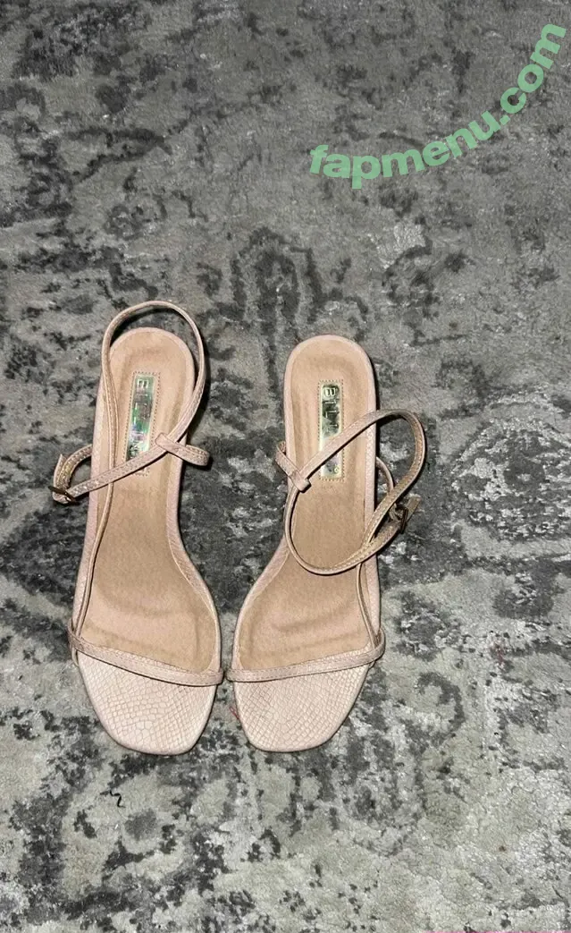 Little_caoo nude photo #0021 (Little_caoo)