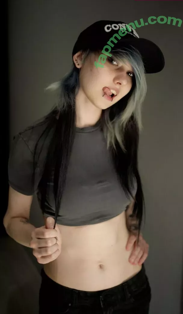 little_emo_kitten nude photo #1873 (daddys_emo_girl / justemokitten)