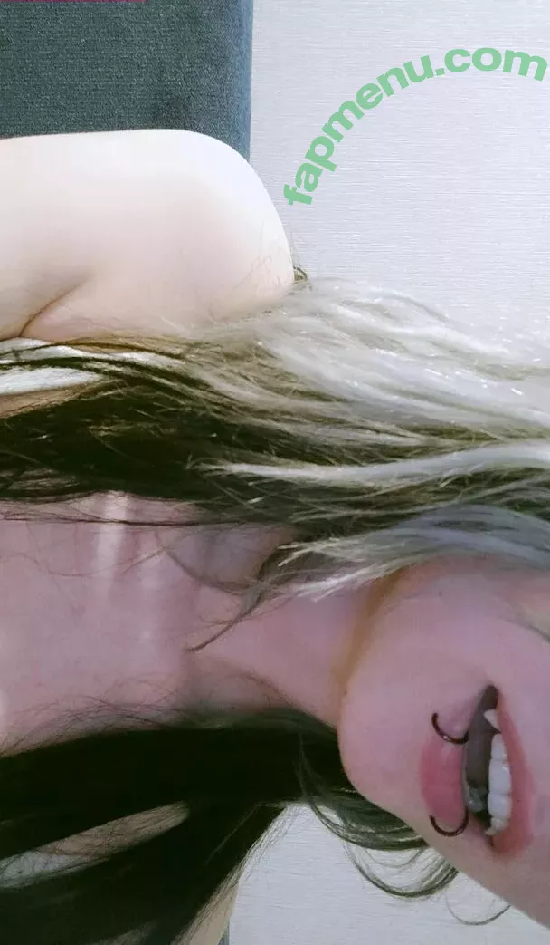 little_emo_kitten nude photo #1885 (daddys_emo_girl / justemokitten)