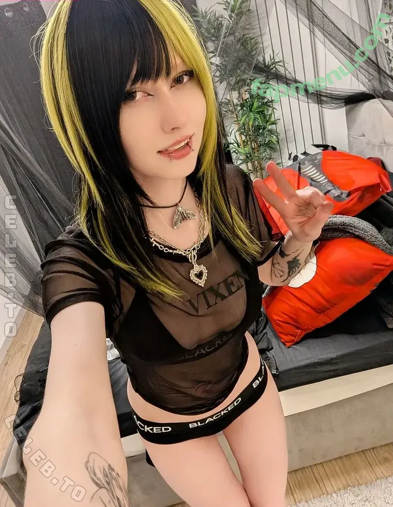 little_emo_kitten nude photo #3047 (daddys_emo_girl / justemokitten)