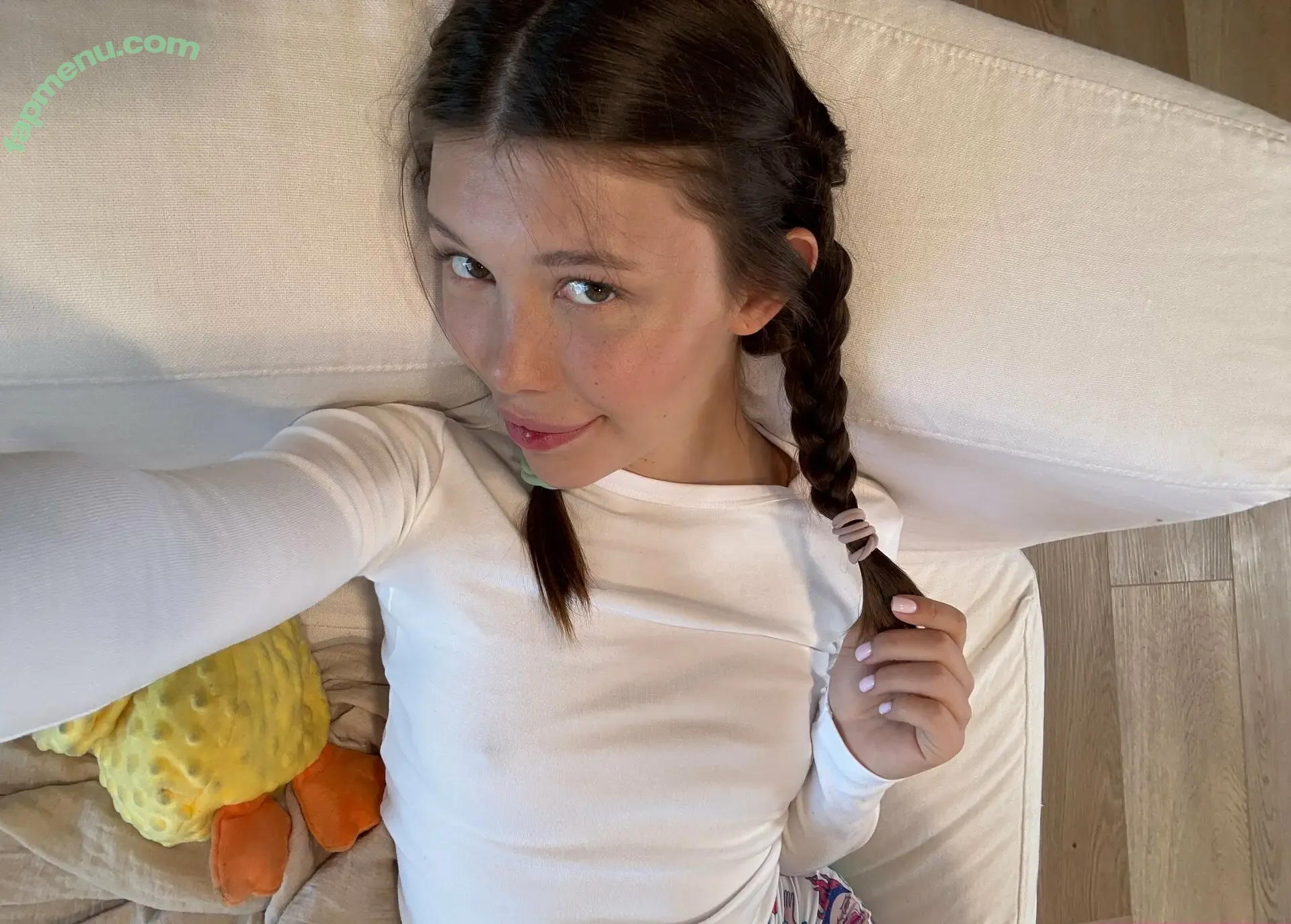 little.evelyn nude photo #0045 (littl.evelin)