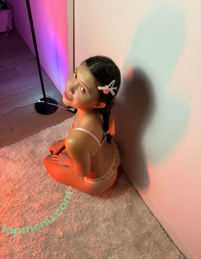 little.evelyn nude photo #0066 (littl.evelin)