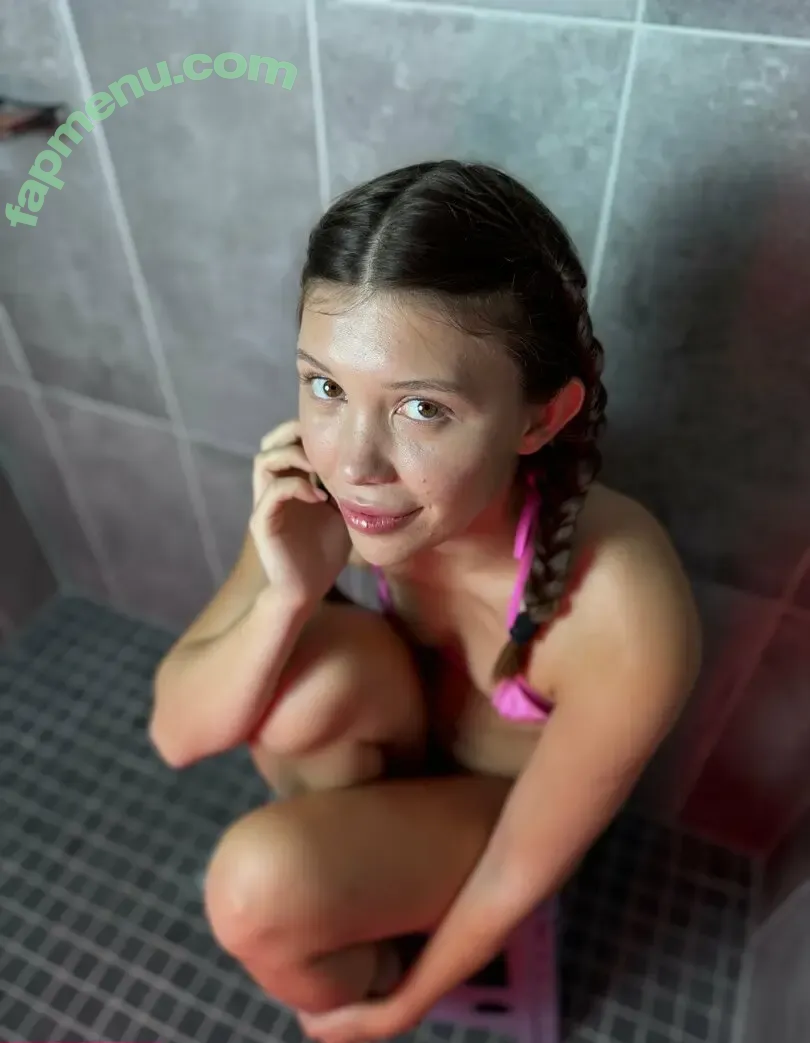 little.evelyn nude photo #0088 (littl.evelin)