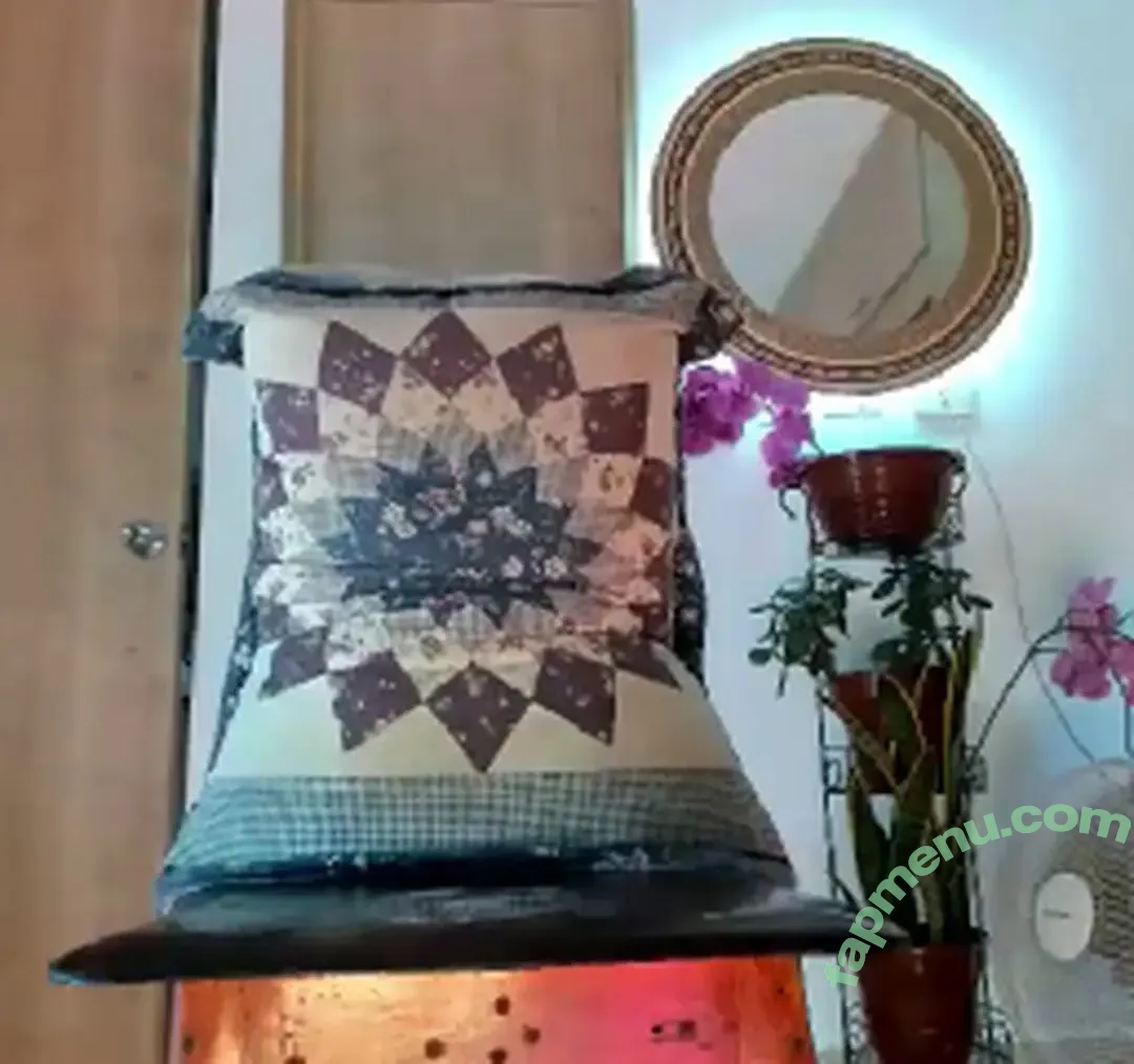 Little_izzi nude photo #0243 (little_izzi1 / littleizzi)