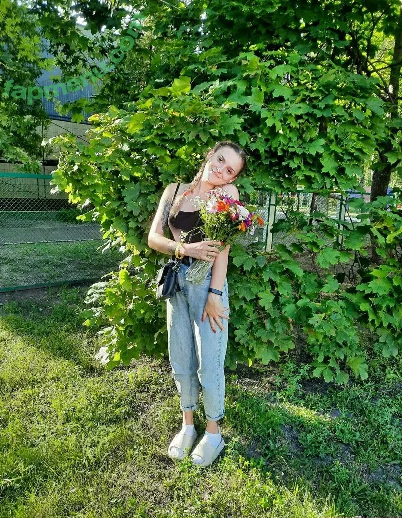 little_princess_ariana nude photo #0001 (little_princess_ariana)