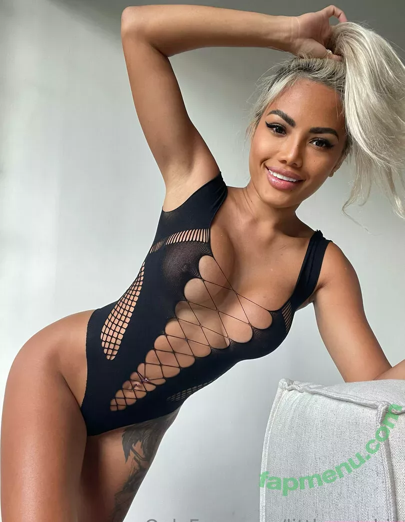 little_sophia nude photo #0088 (little_sophia__)