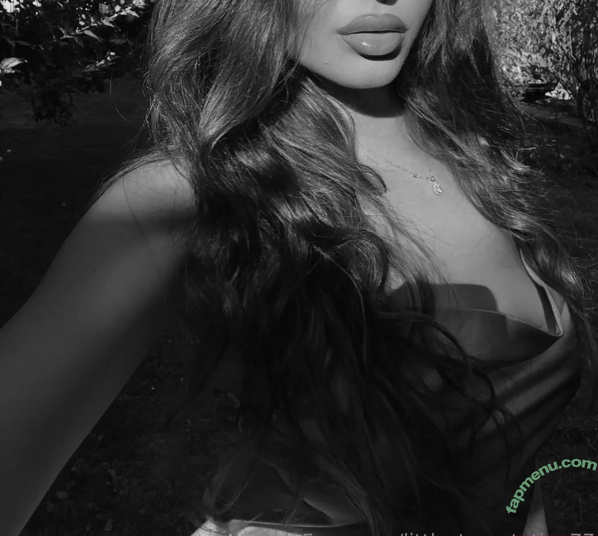 little_temptation77 nude photo #0009 (little_temptation77)