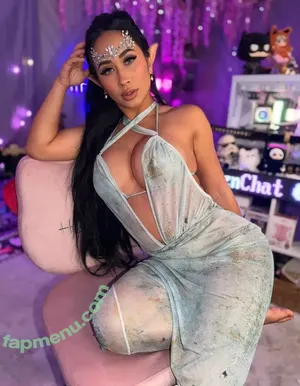 LittleAznChat / evilyn_13 nude photo #0112