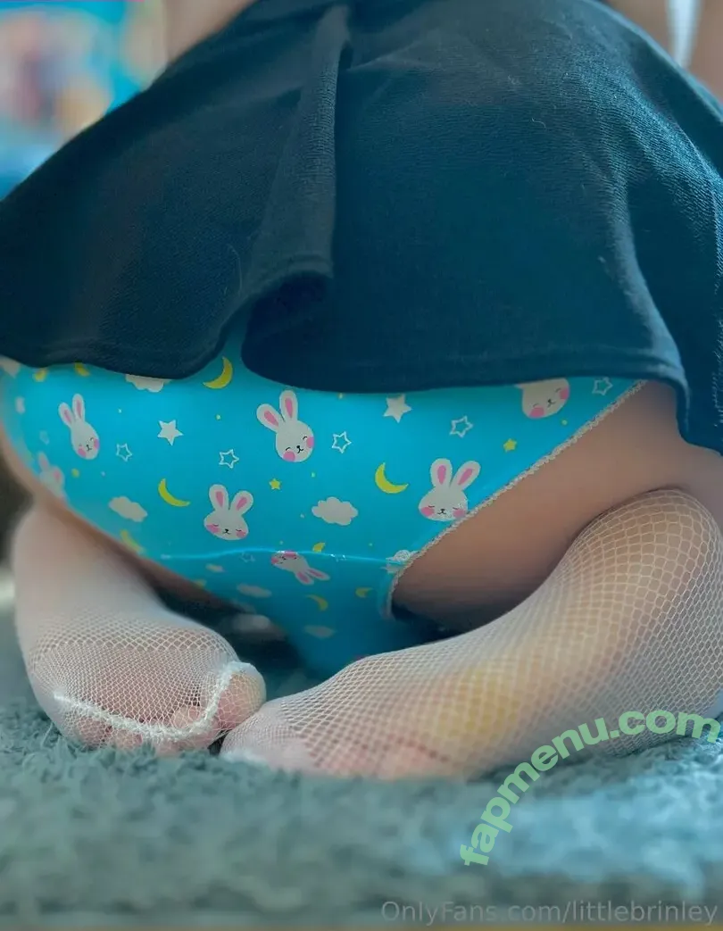 littlebrinley nude photo #0041 (littlebrinley)