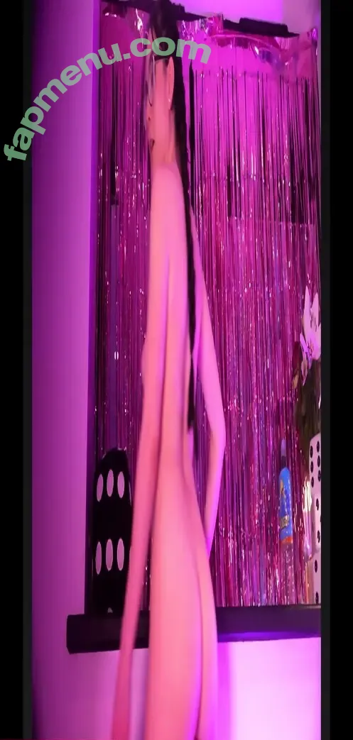 littlee33 nude photo #0013 (littlee33)