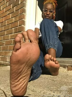 littleebonyfeet / prettyfeetpicsx nude photo #0001