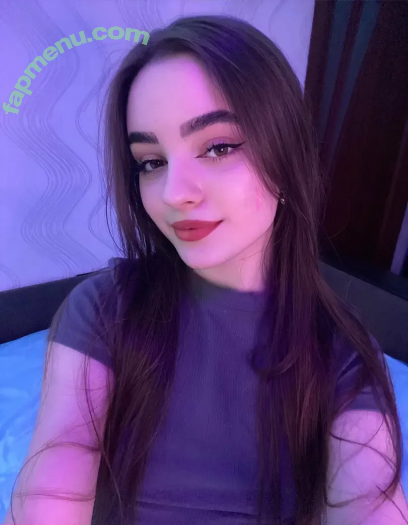 littlehotvicky nude photo #0021 (littlevickyk)