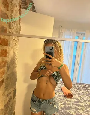 littlelolafox / lillfox nude photo #0001