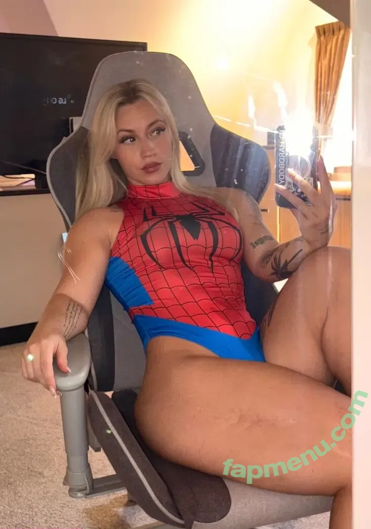 littlemissbunda nude photo #0004 (sennawhitemanfit)