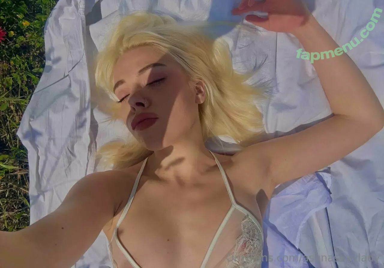 littlesabrina nude photo #0002 (littlesabrina)