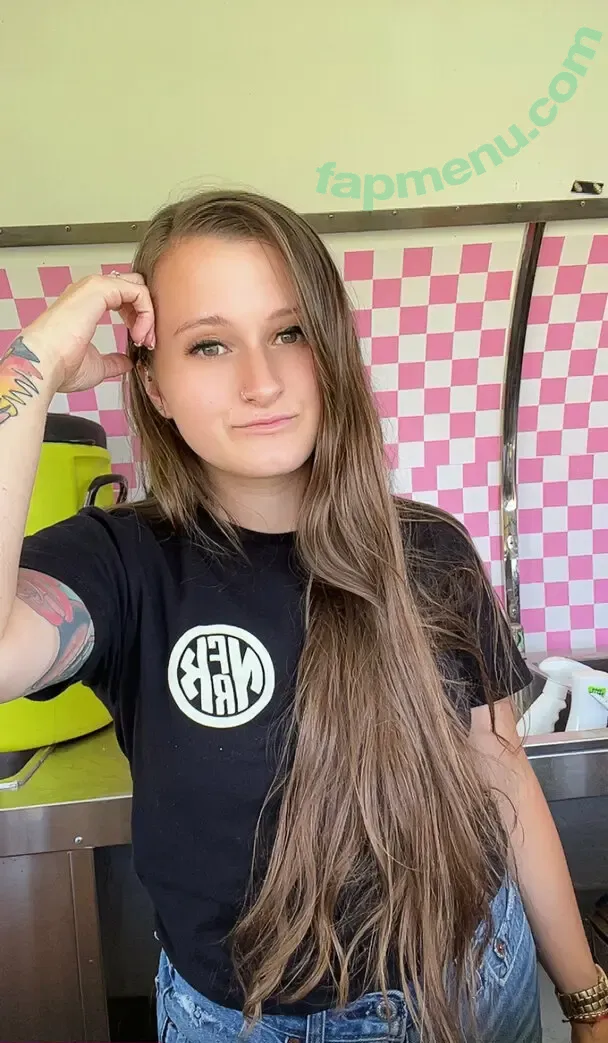 littlesadiespade nude photo #0092 (littlesadiespade)
