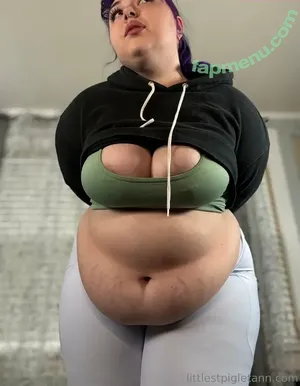 littlestpigletann / ilychubbygrilz nude photo #0423