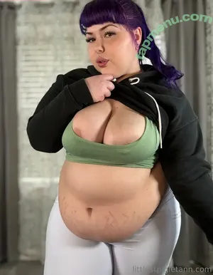 littlestpigletann / ilychubbygrilz nude photo #0433