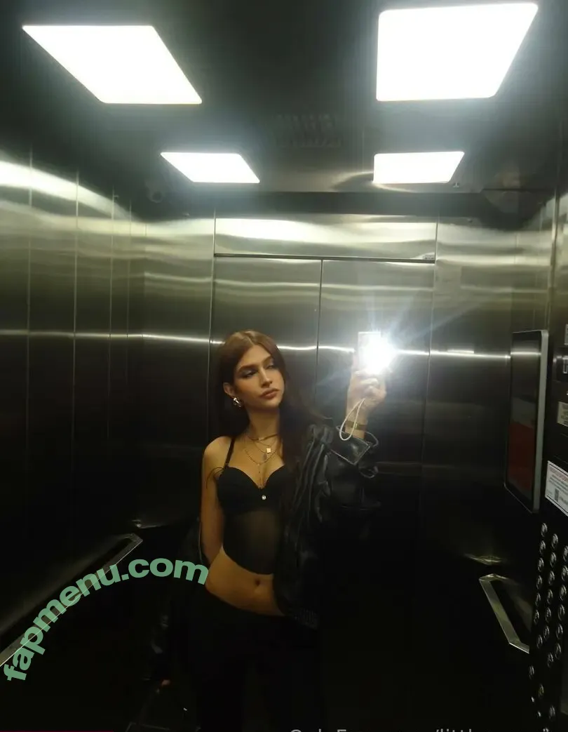 littleyasmin nude photo #0034 (little.yasmin_)