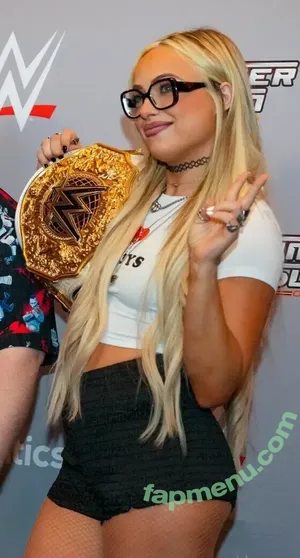 Liv Morgan / WWELivMorgan / YaOnlyLivvOnce nude photo #1012