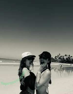 Liv Resenhas / livresenhas / livssecretlifefree nude photo #0171