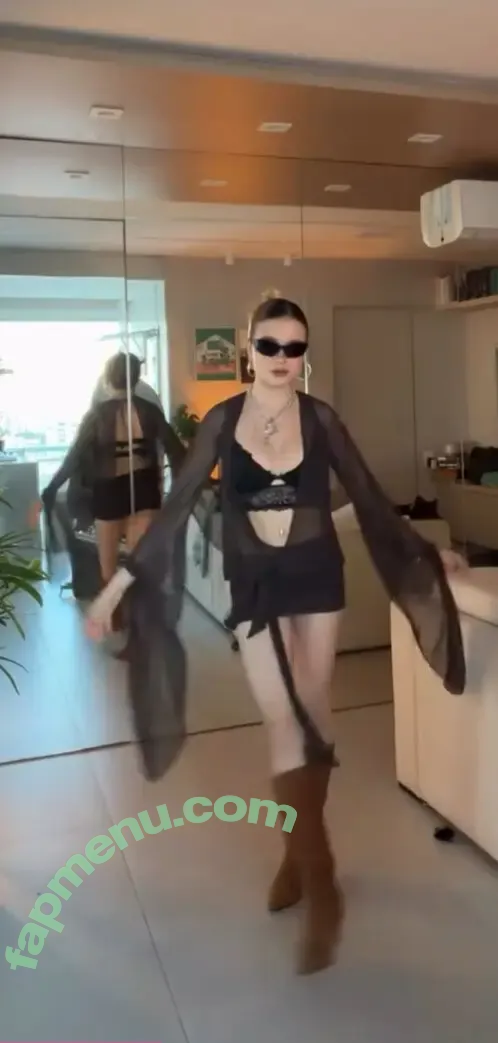 Liv Resenhas nude photo #0149 (livresenhas / livssecretlifefree)