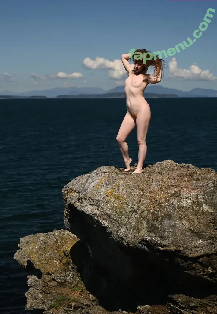 Liv Sage nude photo #0584 (asmallwoman / livsage)