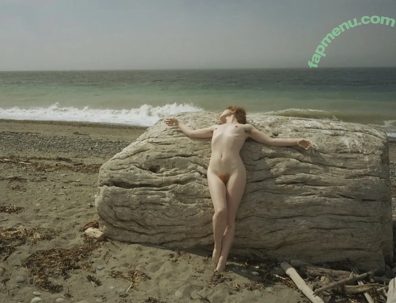 Liv Sage nude photo #0687 (asmallwoman / livsage)