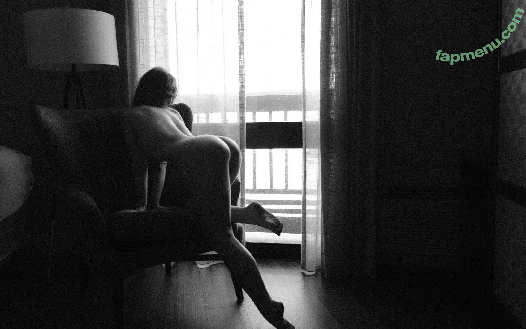Liv Sage nude photo #0695 (asmallwoman / livsage)