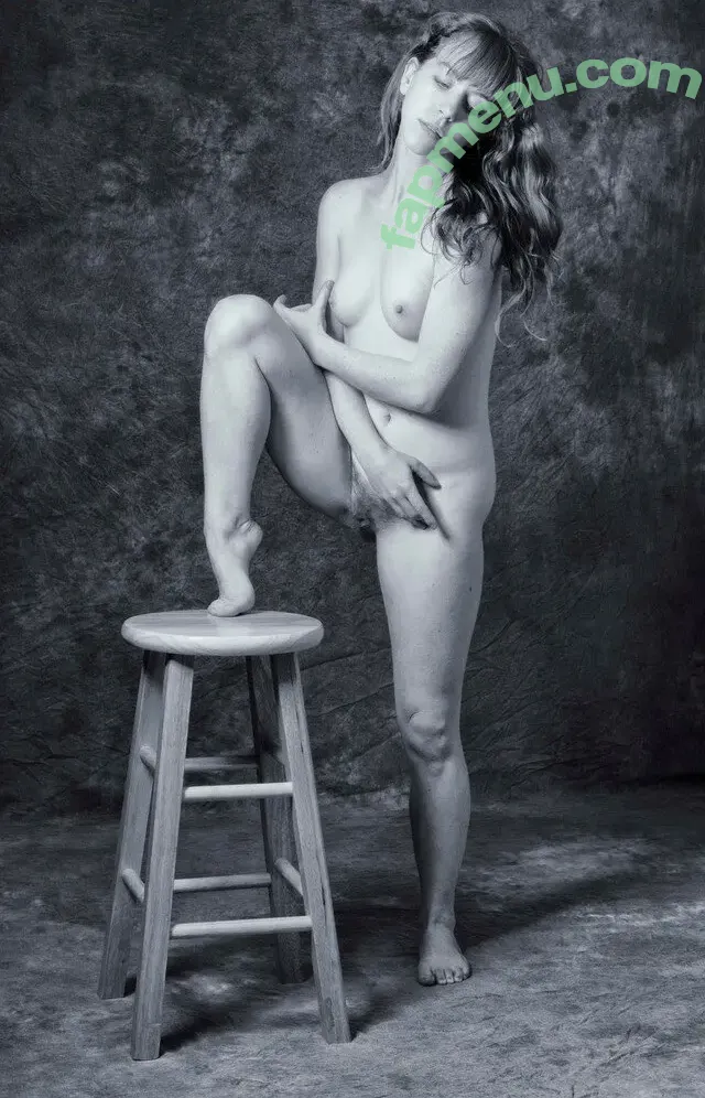 Liv Sage nude photo #0707 (asmallwoman / livsage)