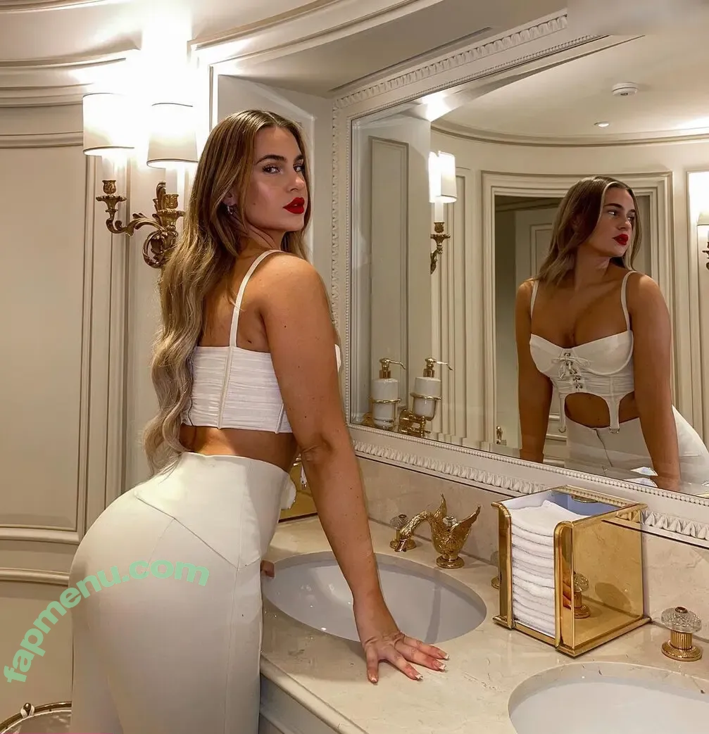 liv.yah nude photo #0066 (liv.yah)