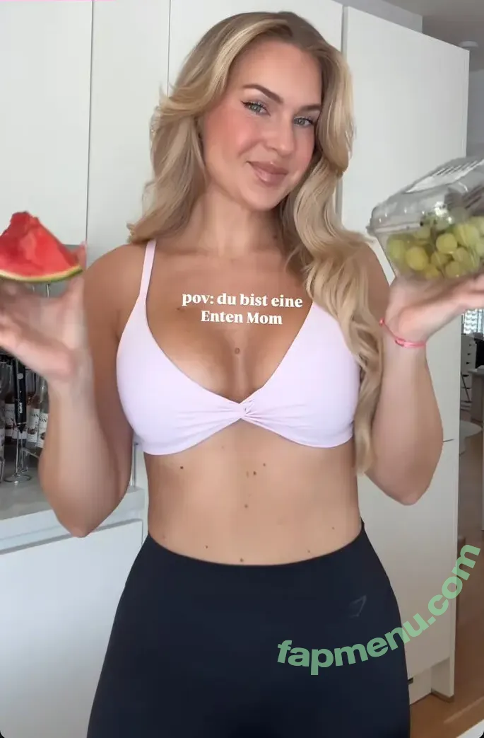 liv.yah nude photo #0102 (liv.yah)