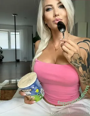  nude photo #0001