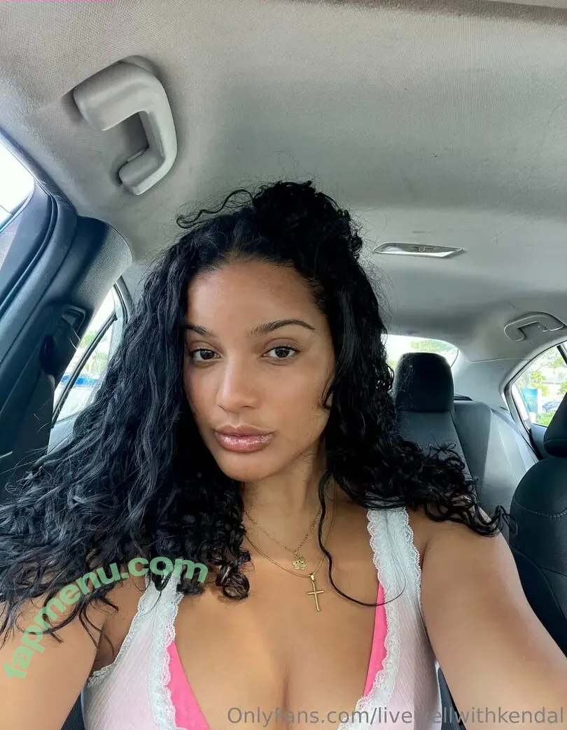 livewellwithkendal nude photo #0004 (livingwellwithelle)