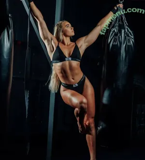 Livi Sheldon / Diamond the Gladiator / livi_sheldon nude photo #0036