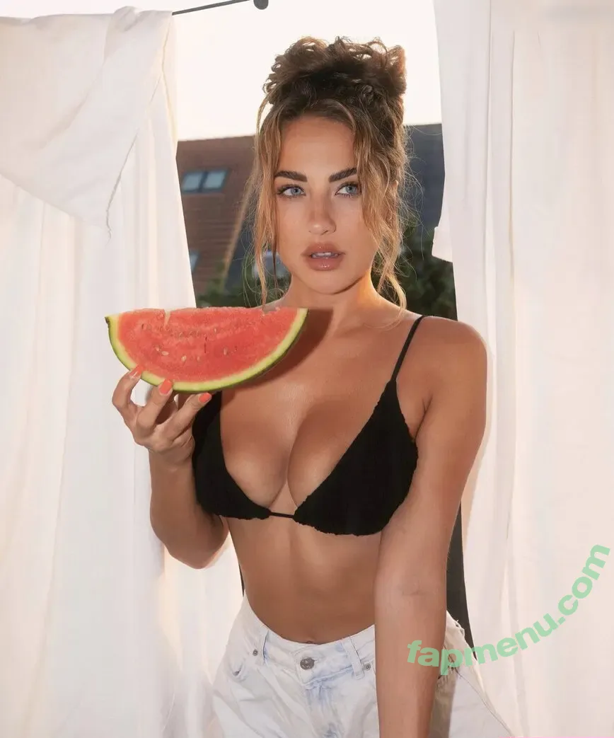 Livia Piotrowicz nude photo #0001 (liviapiot)