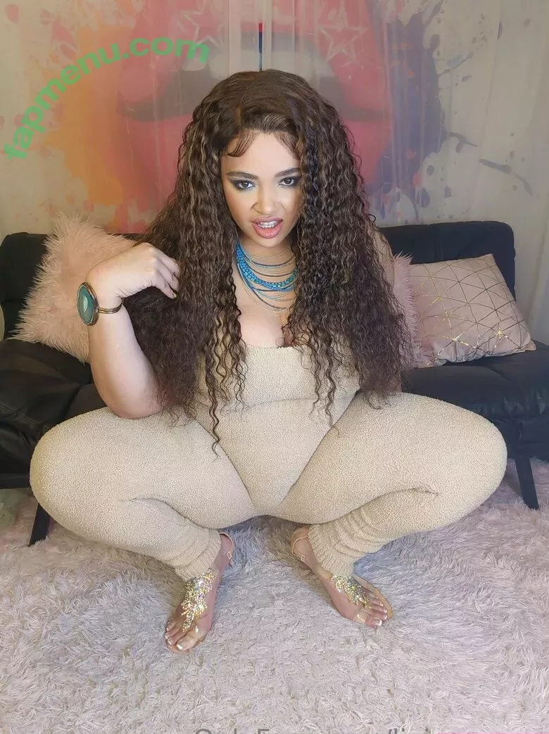 liviasavage nude photo #0647 (itslivsavage)