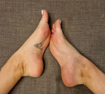 Livie Feet / LivieFeet / livefeet.cz / tattoo_french_feet nude photo #0003