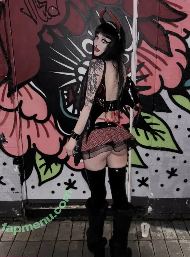 livindeadyaz nude photo #0088 (livindeadyaz)