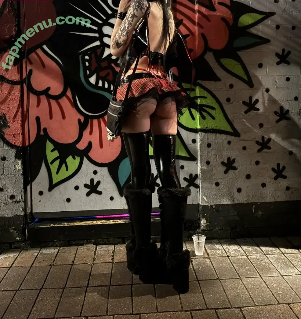 livindeadyaz nude photo #0089 (livindeadyaz)