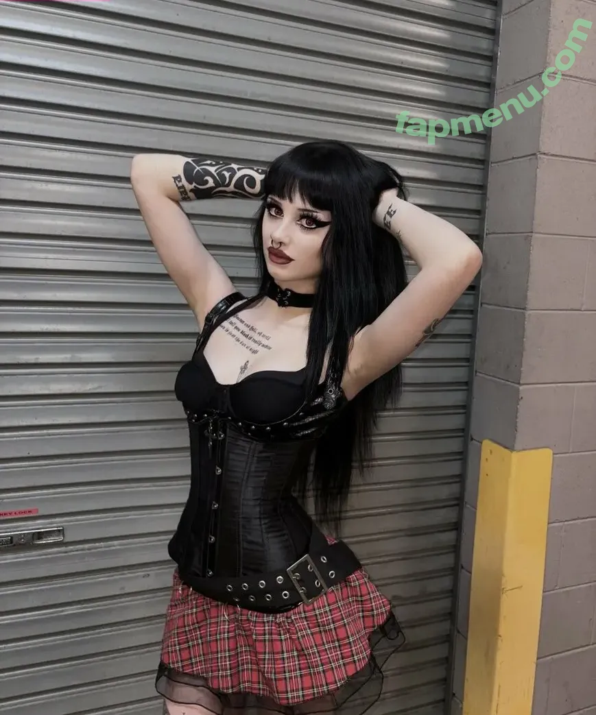 livindeadyaz nude photo #0120 (livindeadyaz)