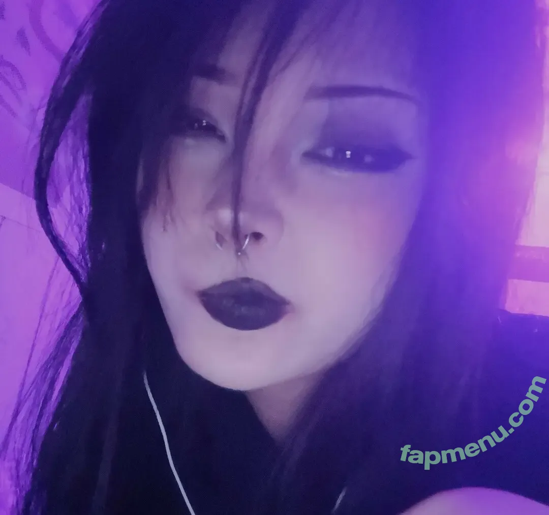 Livingdead_kev nude photo #0147 (kev / monstermama94)