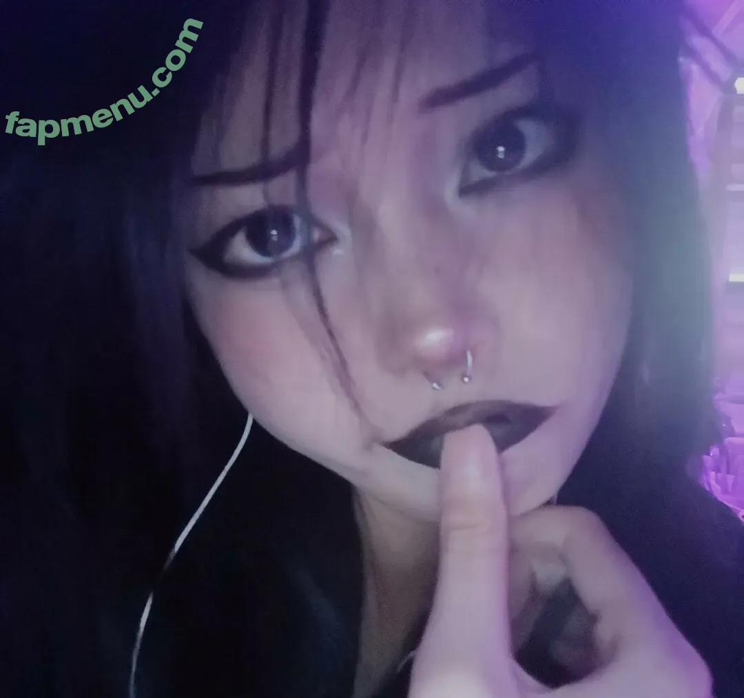Livingdead_kev nude photo #0149 (kev / monstermama94)