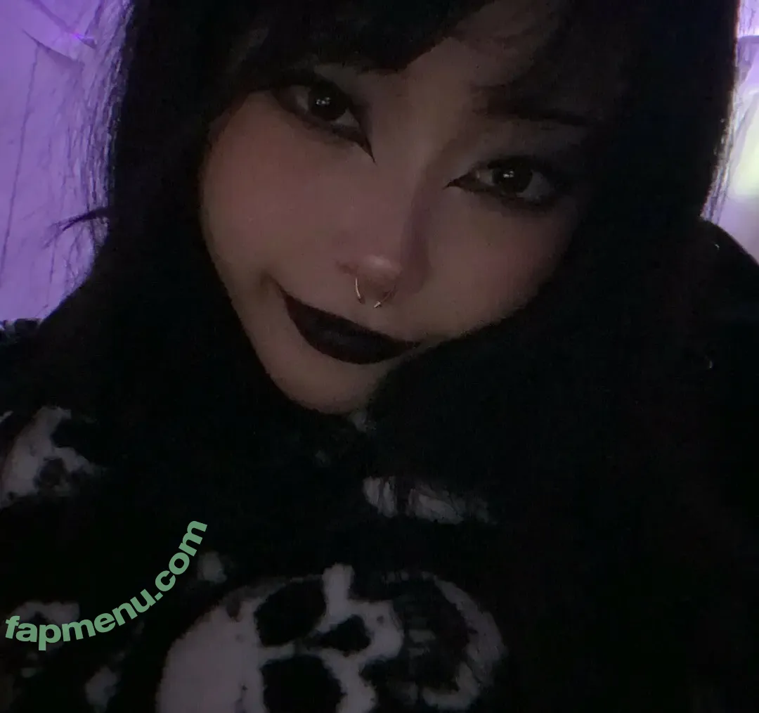 Livingdead_kev nude photo #0157 (kev / monstermama94)