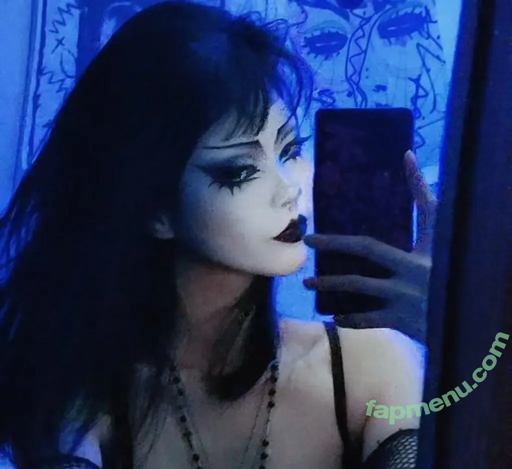 Livingdead_kev nude photo #0196 (kev / monstermama94)